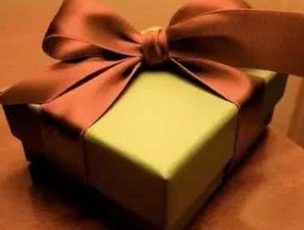 送什么生日礼物给女性朋友比较好：送什么生日礼物给女性朋友最好？