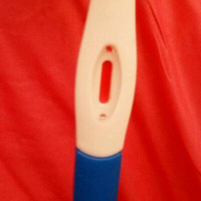 3、生男孩的验孕棒图片新闻:生男生女跟验孕棒上的两条线的深浅有关吗