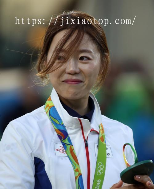韩国一个很漂亮的射箭女选手，周子瑜射箭完整版